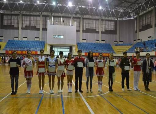 为获奖学院颁奖